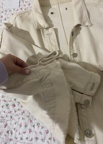 Kadın krem Düğmeli Keten Ceket - Görsel 3