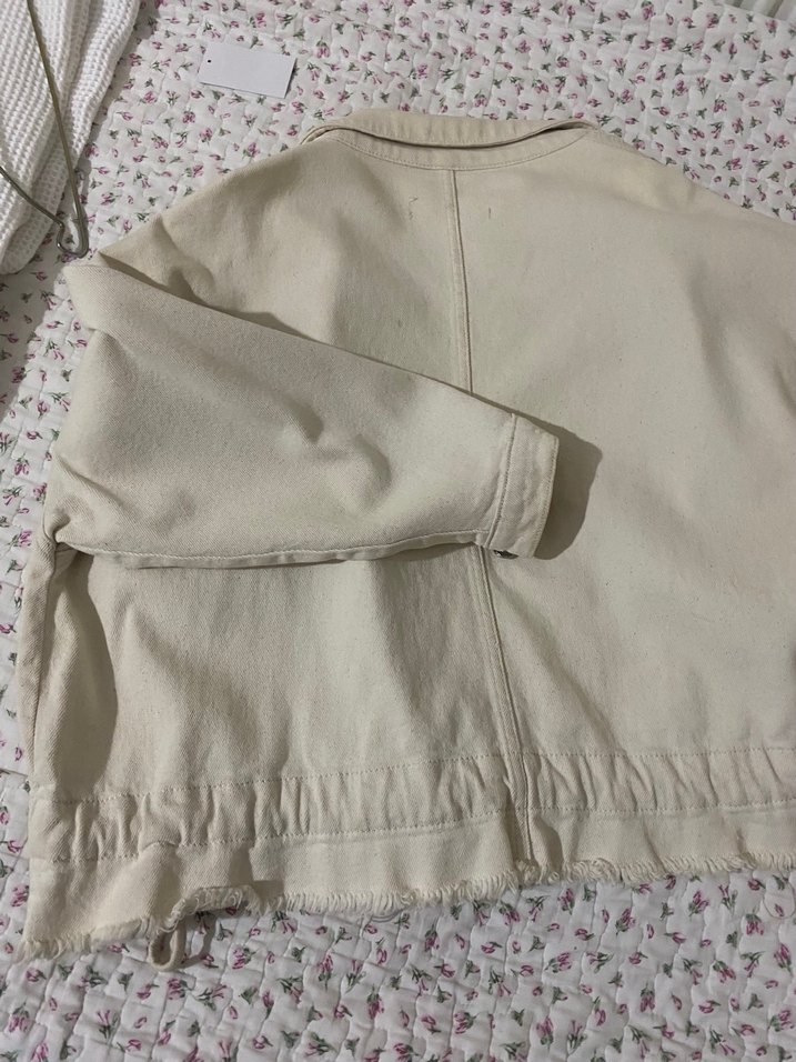 Kadın krem Düğmeli Keten Ceket - Görsel 2