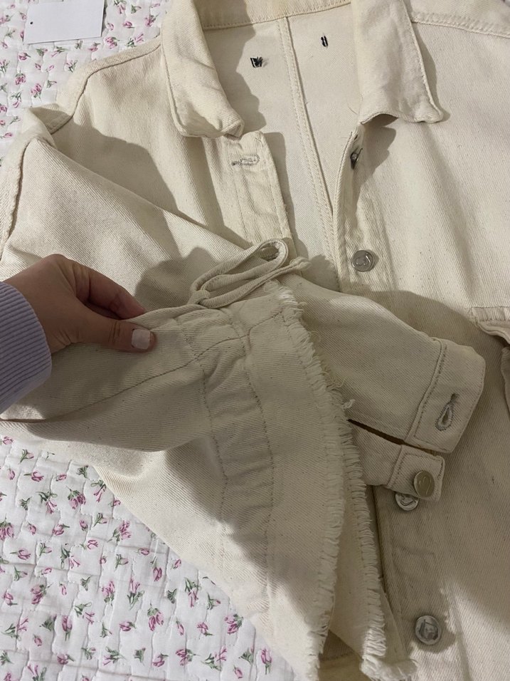 Kadın krem Düğmeli Keten Ceket - Görsel 3