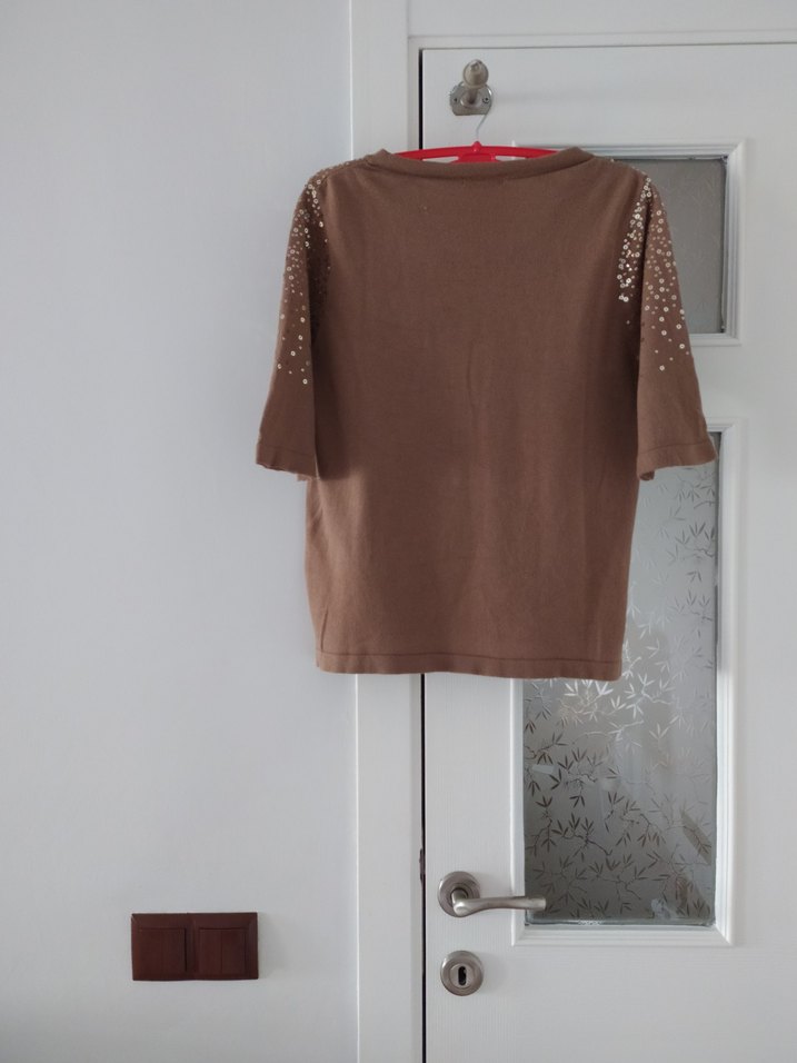 Pul İşlemeli Kısa Kollu Hırka - Görsel 2