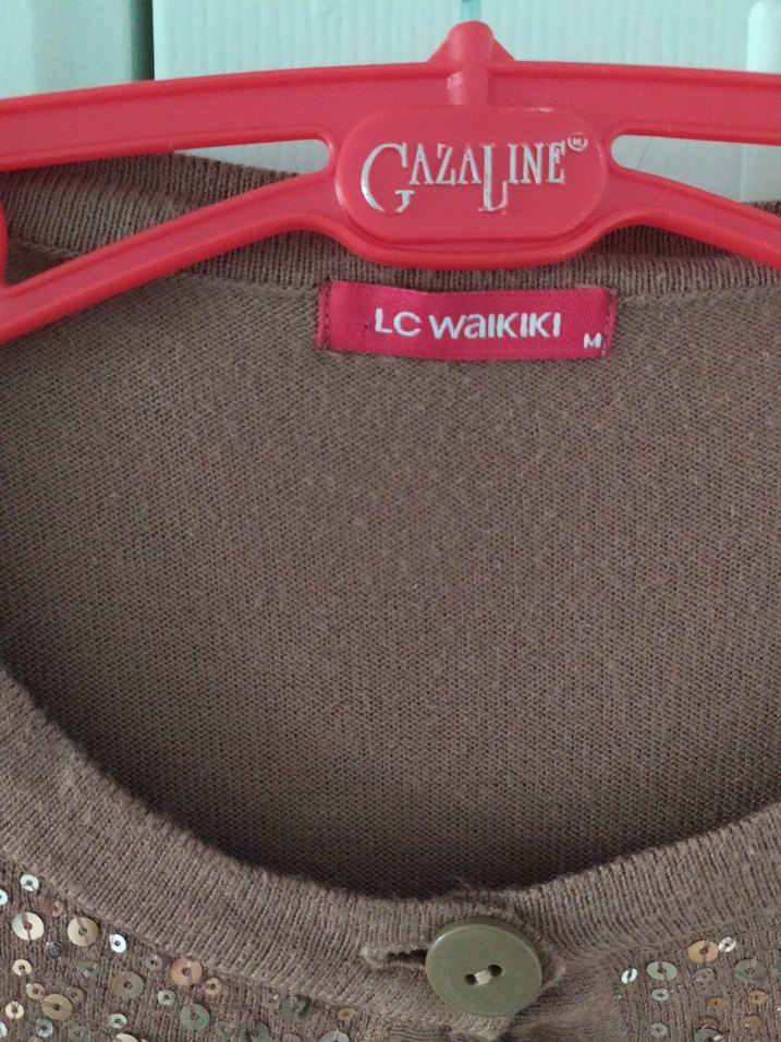 Pul İşlemeli Kısa Kollu Hırka - Görsel 3