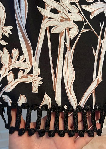 Püsküllü Siyah Çiçek Desenli Bohem Bluz - Görsel 6