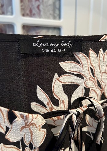 Püsküllü Siyah Çiçek Desenli Bohem Bluz - Görsel 5