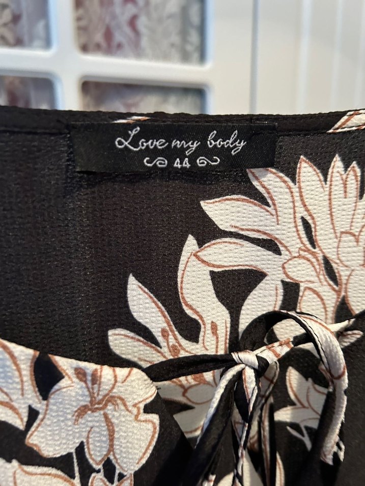 Püsküllü Siyah Çiçek Desenli Bohem Bluz - Görsel 5