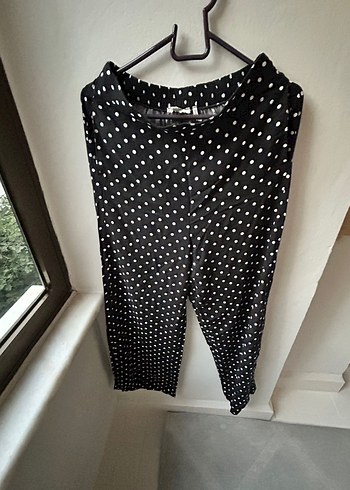 Beyaz Puantiyeli Midi Kadın Kumaş Pantolon - Görsel 6