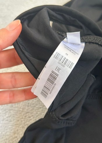 Tek Omuzlu Siyah Kadın Mayo - Görsel 4