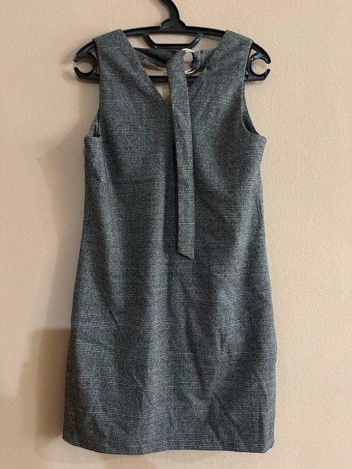 Mango Gri Mini V Yakalı Fırfırlı Elbise - Görsel 4