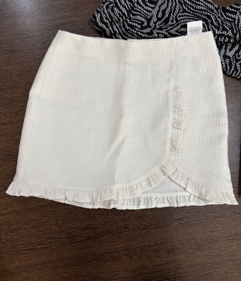 Koton Beyaz Mini Tüvit Etek Fırfırlı - Görsel 3