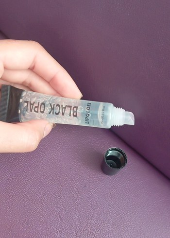 Black Opal Siyah Parlak Dudak Parlatıcısı - Görsel 3