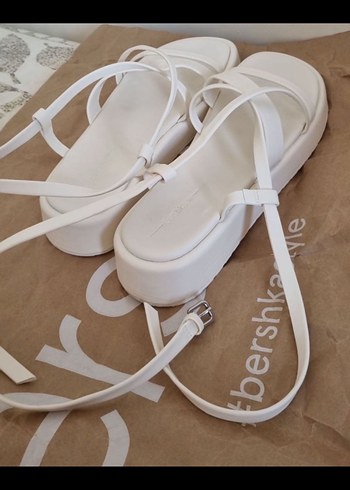 39 Beden Bershka sandalet
