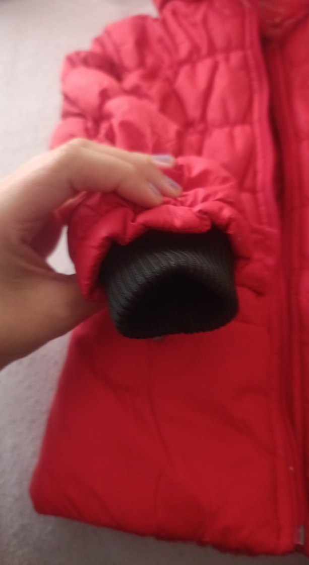 Kız Çocuk Parlak Kırmızı Kürklü Mont - Görsel 4