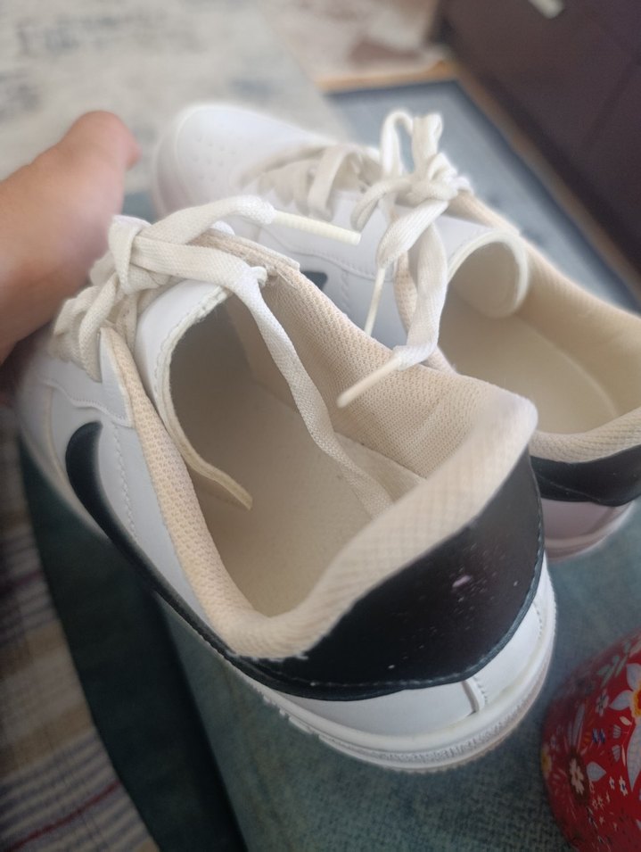 Beyaz Bağcıklı Minimalist Kadın Spor Ayakkabı - Görsel 3