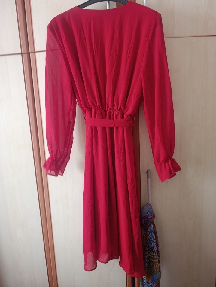 Kırmızı Uzun V Yaka Kadın Elbise - Görsel 3