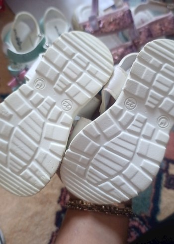 Kız Çocuk Çok Renkli Nakışlı Cırt Cırtlı Sandalet - Görsel 2