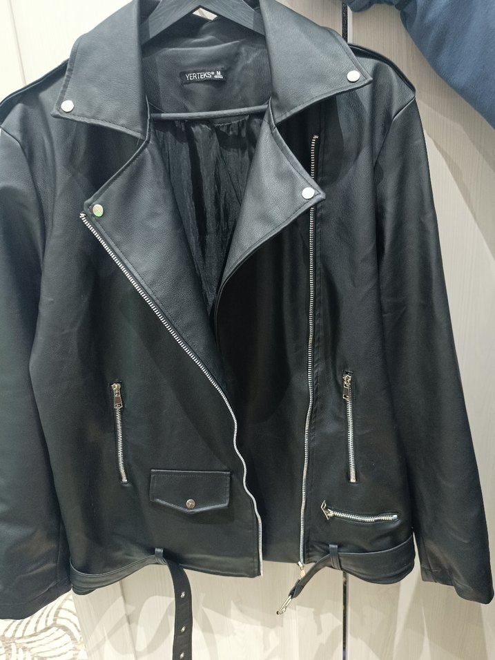 Kemer Detaylı Siyah Deri  Ceket - Görsel 4