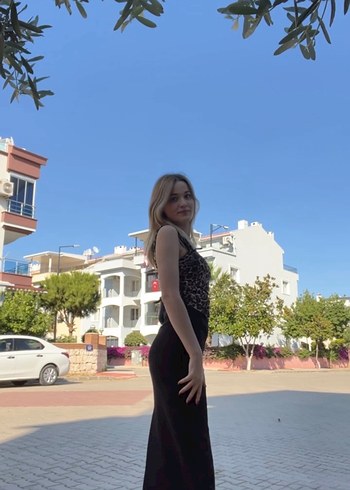 Uzun Siyah yırtmaçlı kalem etek