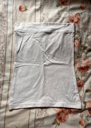 Zara Strables üst