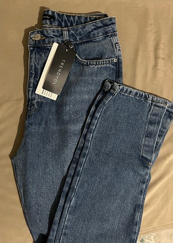 Trendyol & Milla Kadın Mavi Denim Kemerli Normal Boy Jean