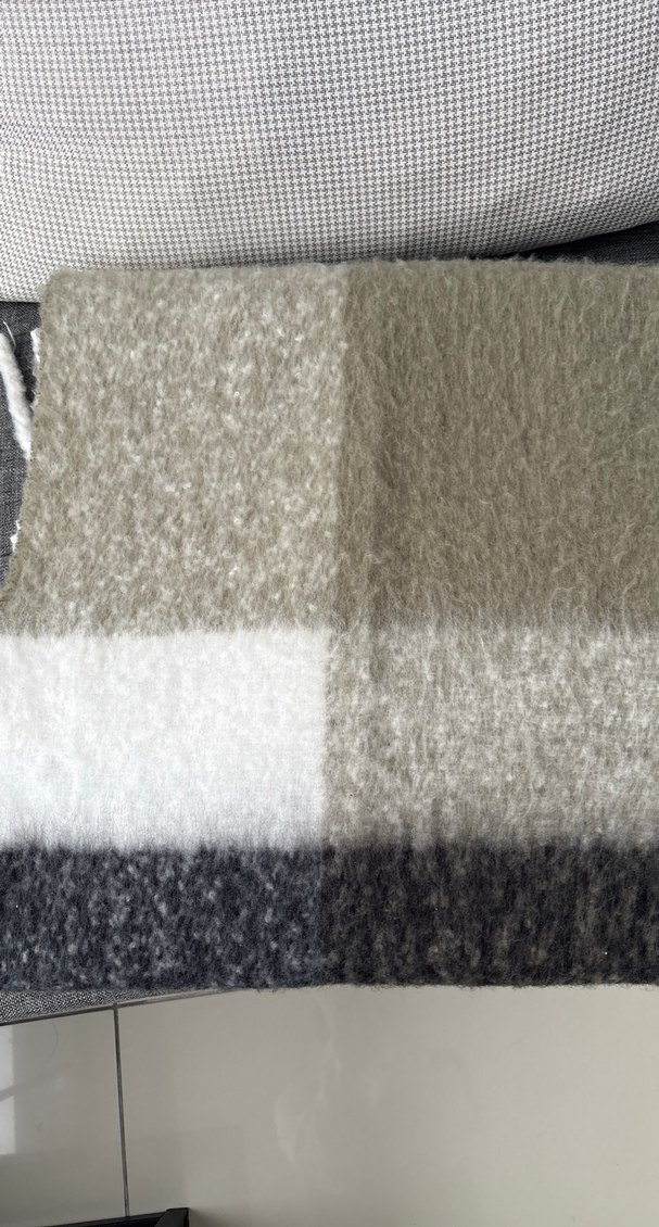 Gri Örgü Yün Kadın Şal - Görsel 3