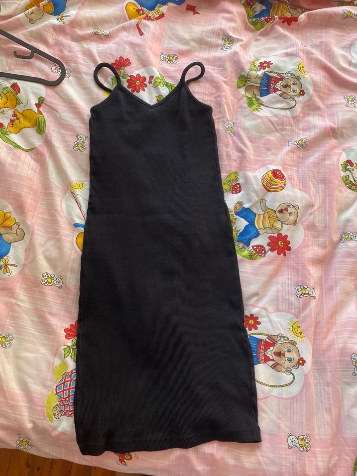 Siyah V Yaka İnce Askılı Midi Elbise - Görsel 3