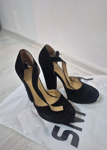 Nine West ürünü