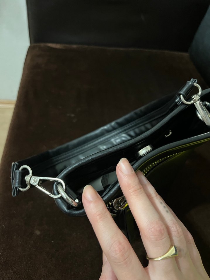 Siyah Deri Fermuarlı Kadın Çanta - Görsel 3