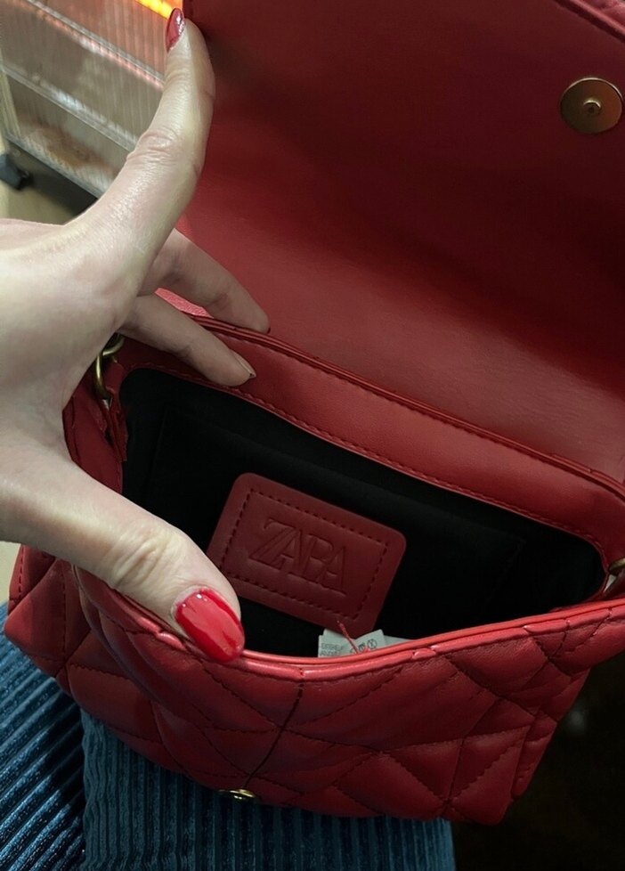 Zincir Detaylı Kırmızı Deri Kadın Çanta - Görsel 2