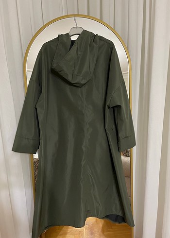 Kapüşonlu Oversize Kadın Yağmurluk - Görsel 3
