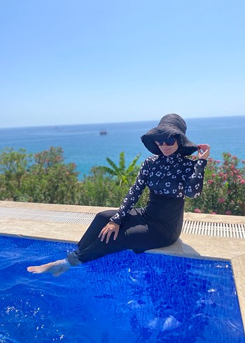 Siyah Batik Desenli Uzun Kollu Kadın Mayo - Görsel 2