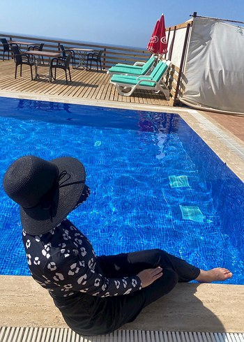 Siyah Batik Desenli Uzun Kollu Kadın Mayo - Görsel 10