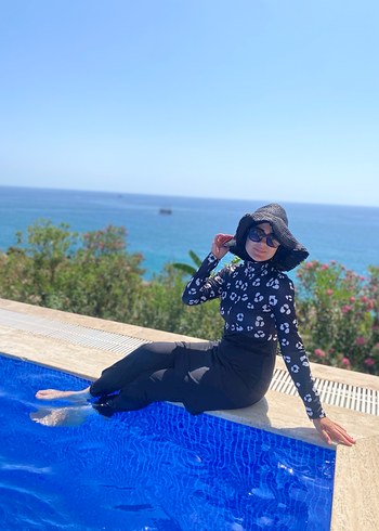 Siyah Batik Desenli Uzun Kollu Kadın Mayo - Görsel 4