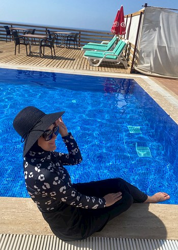 Siyah Batik Desenli Uzun Kollu Kadın Mayo - Görsel 11