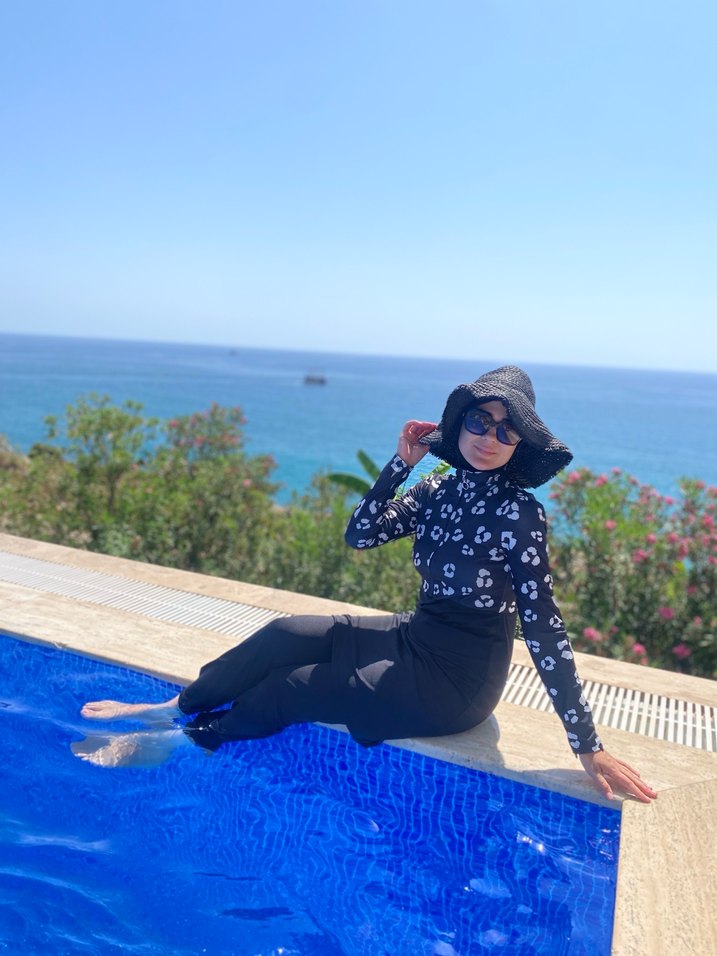 Siyah Batik Desenli Uzun Kollu Kadın Mayo - Görsel 4