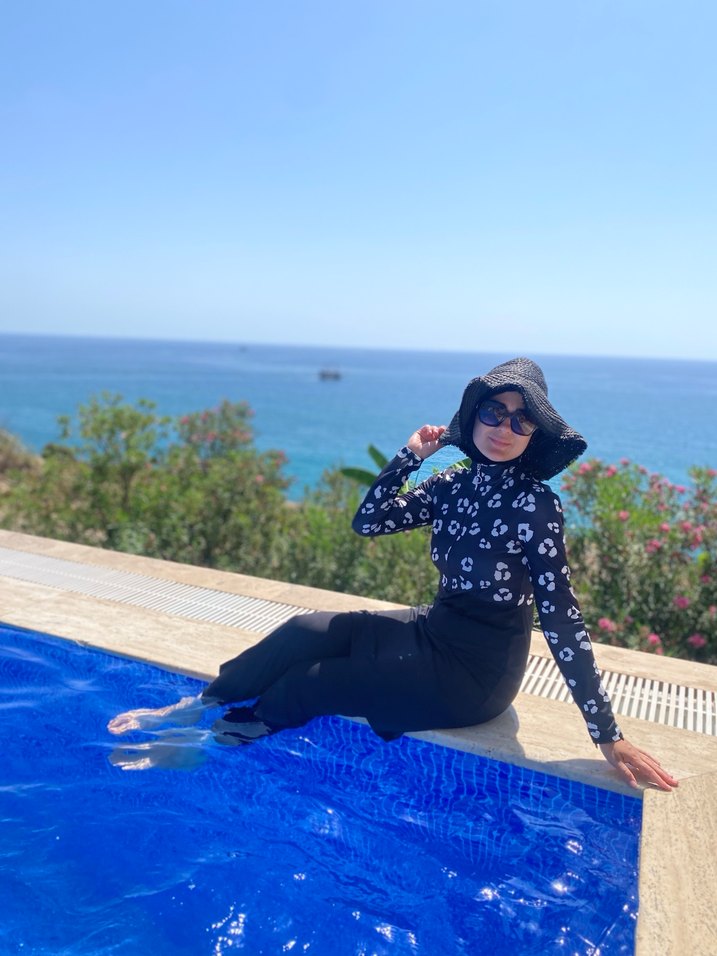 Siyah Batik Desenli Uzun Kollu Kadın Mayo - Görsel 3