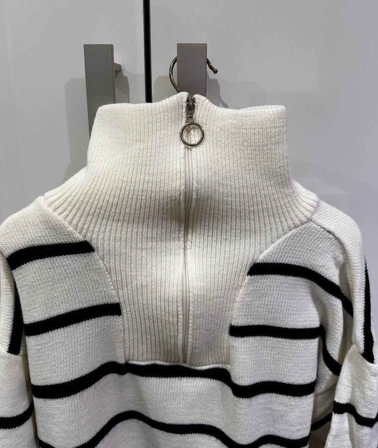 Çizgili Yakalı Triko Kazak - Görsel 3