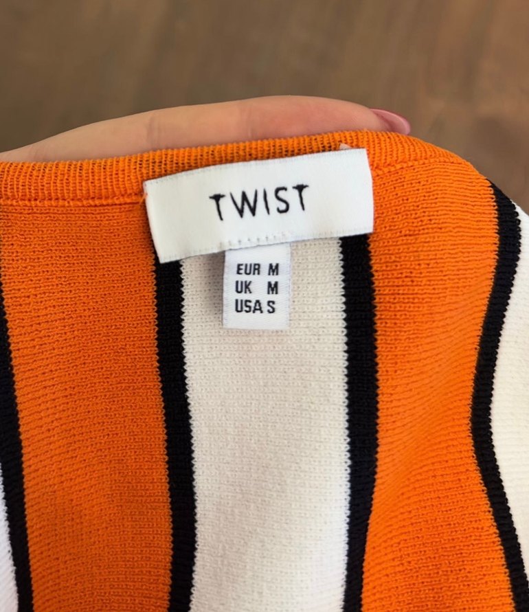 Twist Turuncu Çizgili İnce Askılı Crop Top - Görsel 3