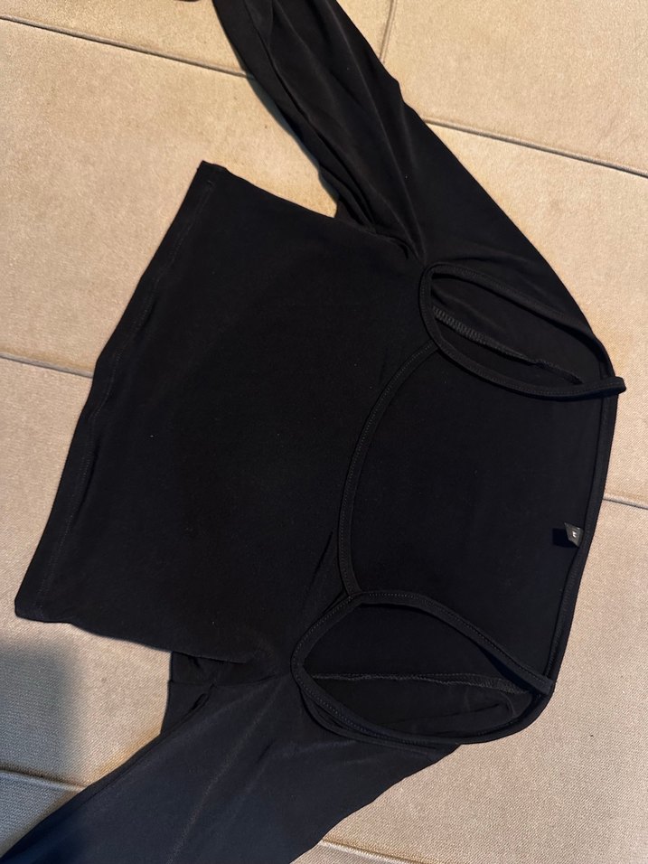 Siyah İnce Askılı Crop Bluz - Görsel 3