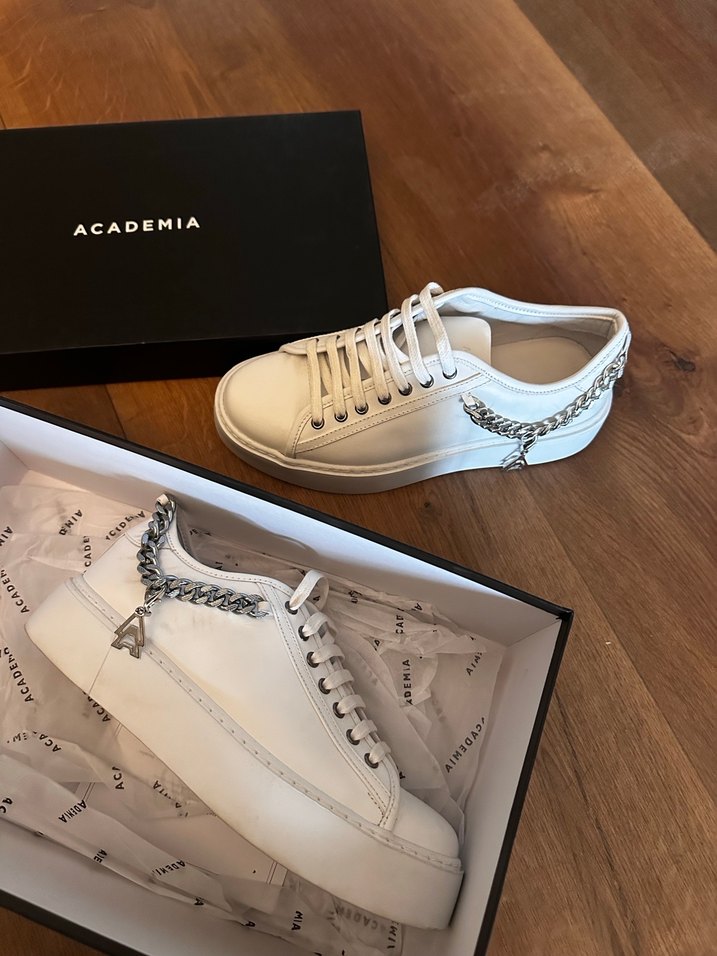 Academia Beyaz Deri Zincir Detaylı Kadın Sneakers - Görsel 3