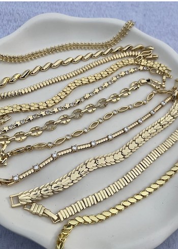 Zincir Detaylı Parlak Altın Kadın Bileklik - Görsel 2