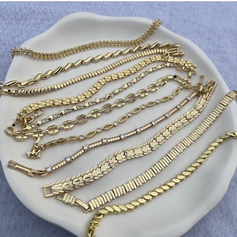 Zincir Detaylı Parlak Altın Kadın Bileklik - Görsel 2