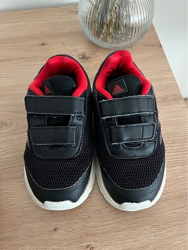 25 Beden Adidas ayakkabı