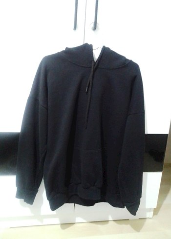 Kadın arkası kelebekli Siyah Kapüşonlu Sweatshirt - Görsel 2