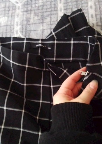 Kadın Siyah Ekose Midi Kumaş Pantolon - Görsel 5