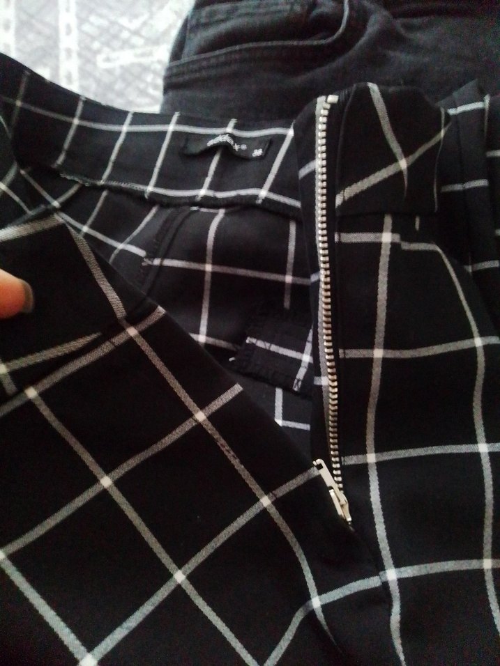 Kadın Siyah Ekose Midi Kumaş Pantolon - Görsel 3