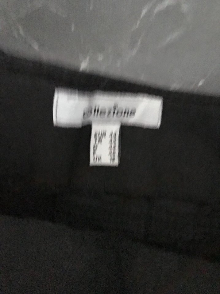 Siyah Piliseli Keten Etek - Görsel 3