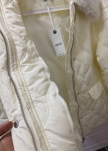 Beyaz Kürklü Kadın Kışlık Ceket - Görsel 3