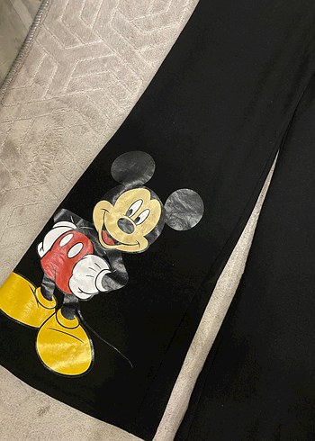 Siyah Mickey Mouse Baskılı Geniş Paça Kadın Pantolon - Görsel 2