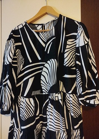 Zebra Desenli Uzun V Yaka Elbise