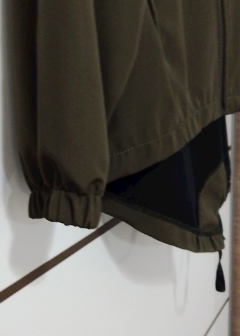 Bayan haki yeşil Fermuarlı Yağmurluk - Görsel 3