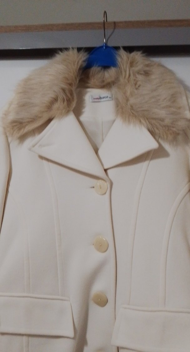 Kürk yakalı Düğmeli Krem Rengi Kaban - Görsel 2